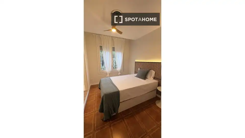 Bedroom of Flat for share in Sant Boi de Llobregat  with Air Conditioner, Heating and Furnished