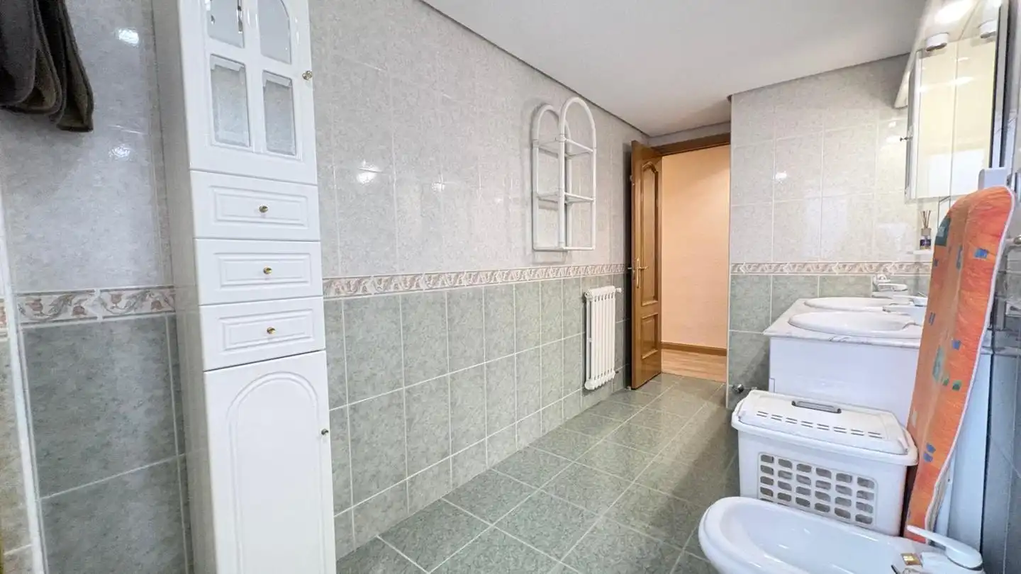 Piso con ascensor en venta en Caballería Española, imagen 23