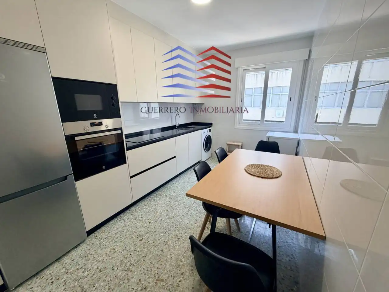 Küche von Wohnung zur Miete in Ourense Capital  mit Heizung, Parkett und Möbliert