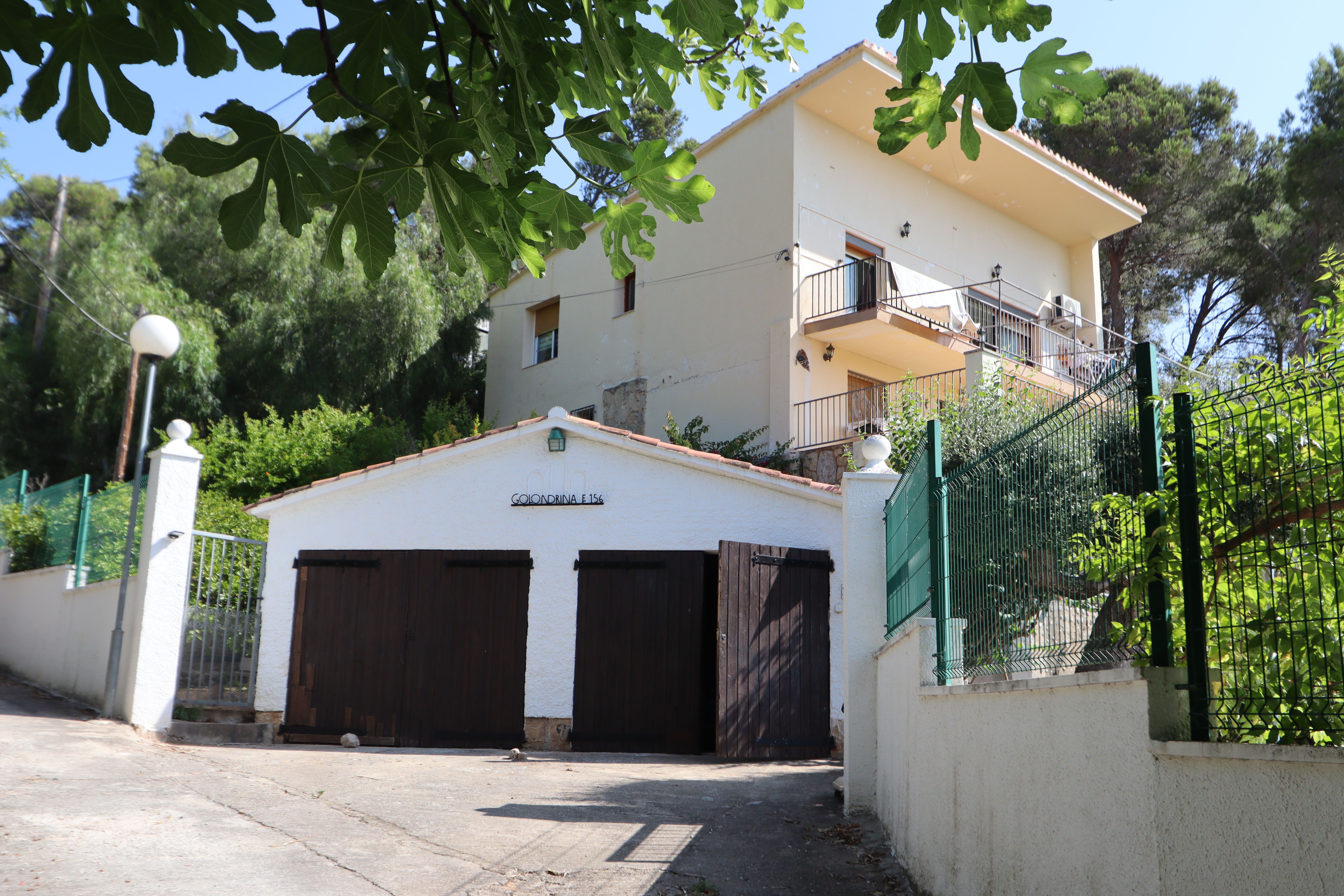 Vista exterior de Casa adosada en venda en Vandellòs i l'Hospitalet de l'Infant amb Microones