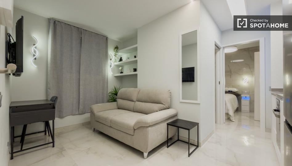 Foto 1 de Piso de alquiler en La Font de la Guatlla, Barcelona