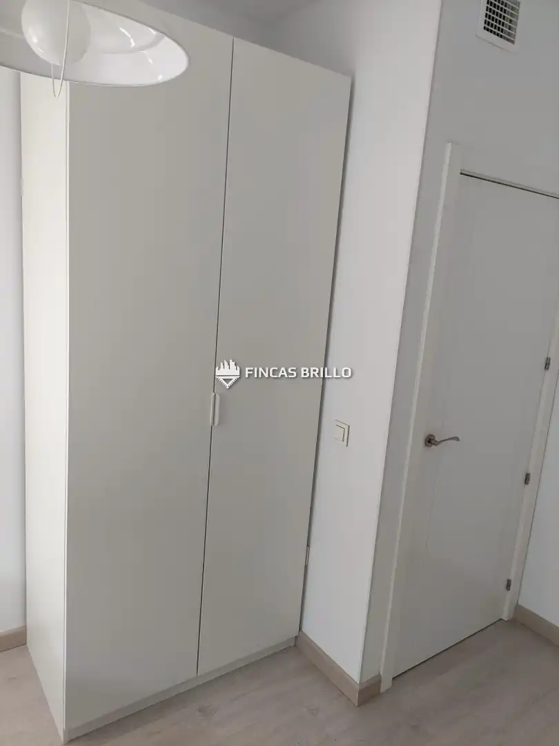 Wohnung zum Verkauf in Cáceres mit Heizung, Terrasse und Abstellraum