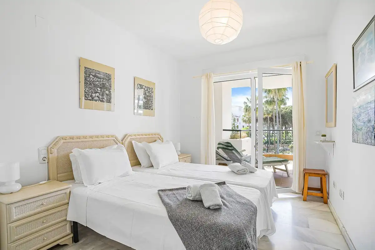 Apartament amb piscina en venda a Calahonda, imagen 14