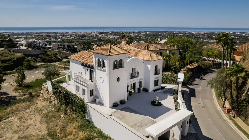 Chalet con piscina en venta en La Quinta, imagen 3