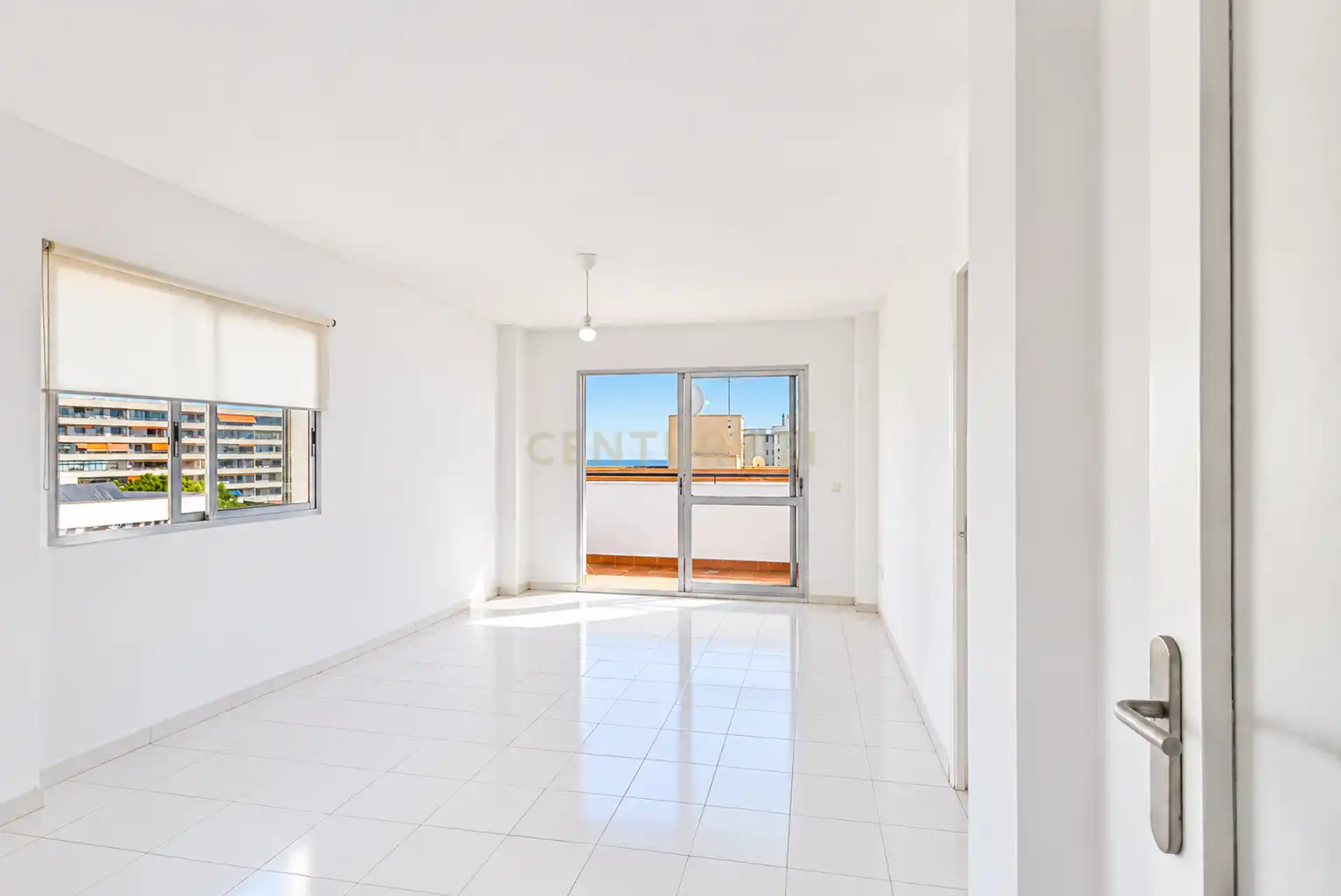 Apartamento con terraza en venta en Calle Dávila Bertoli, Torremolinos, Spain, imagen 3