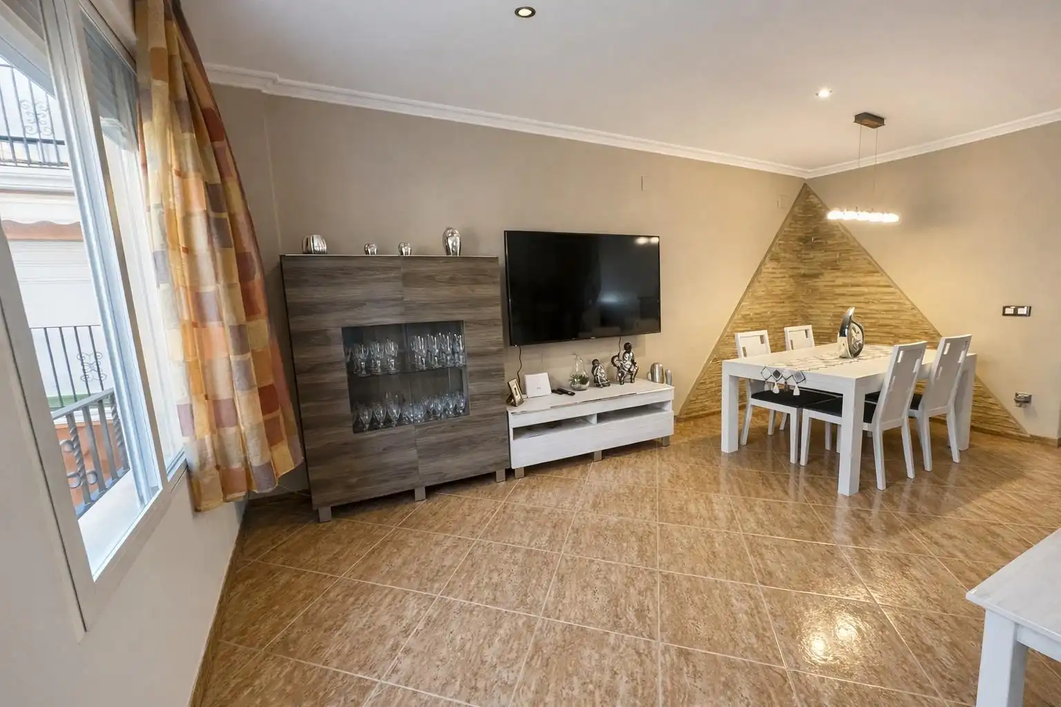 Sala d'estar de Casa adosada en venda en Sagunto / Sagunt amb Aire condicionat, Calefacció i Terrassa