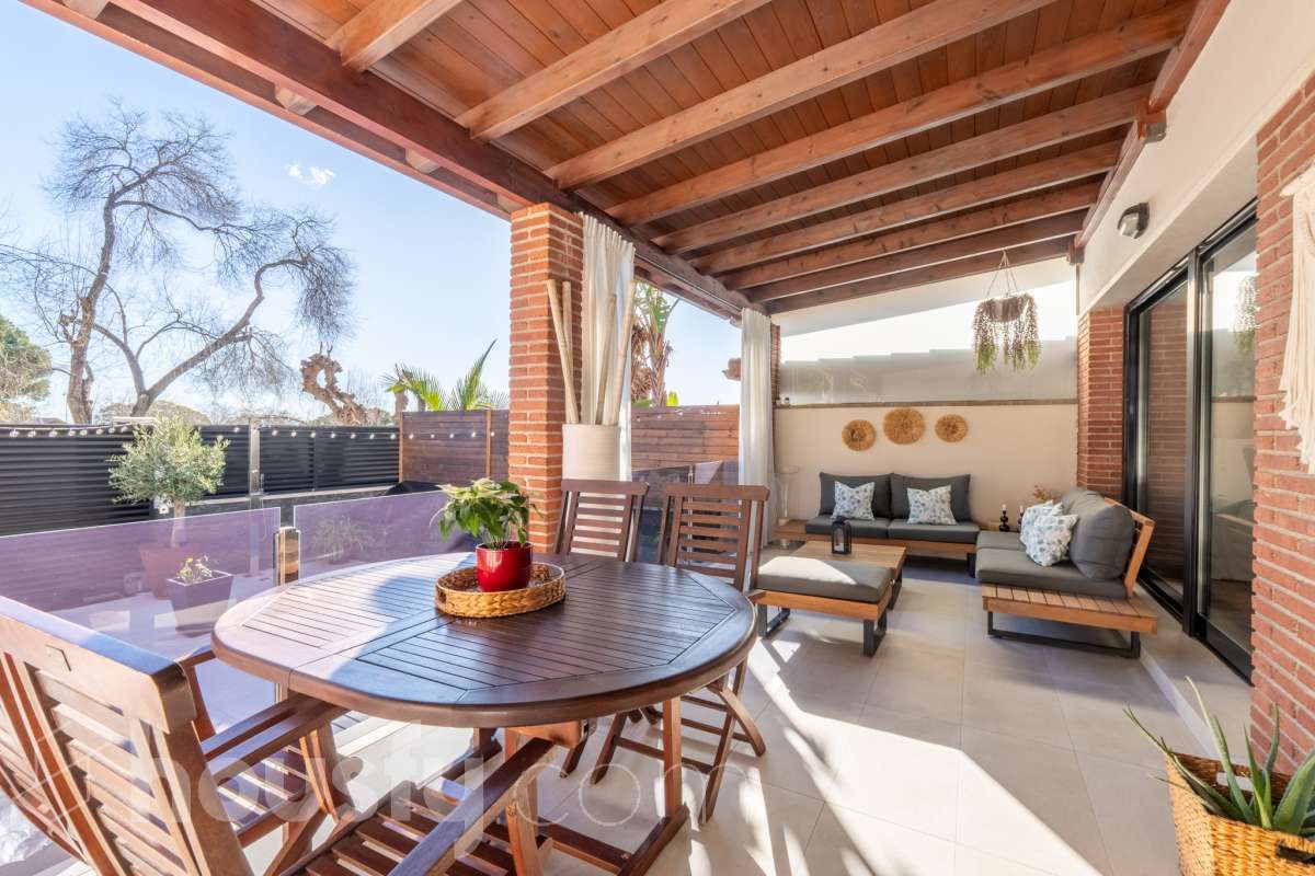 Single-family semi-detached for sale in Avinguda Sis Camins, La Collada - Sis Camins