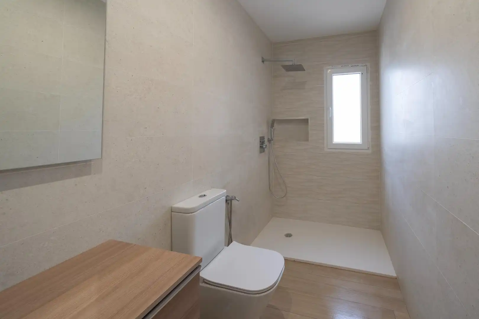 Bany de Casa o xalet en venda en Dílar amb Jardí privat