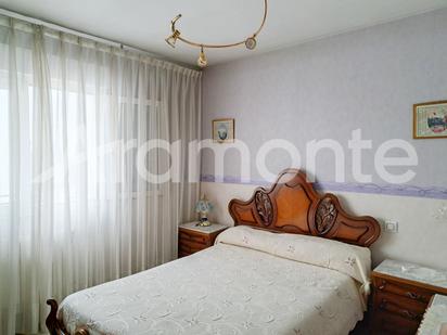 Bedroom of Flat for sale in Oviedo 