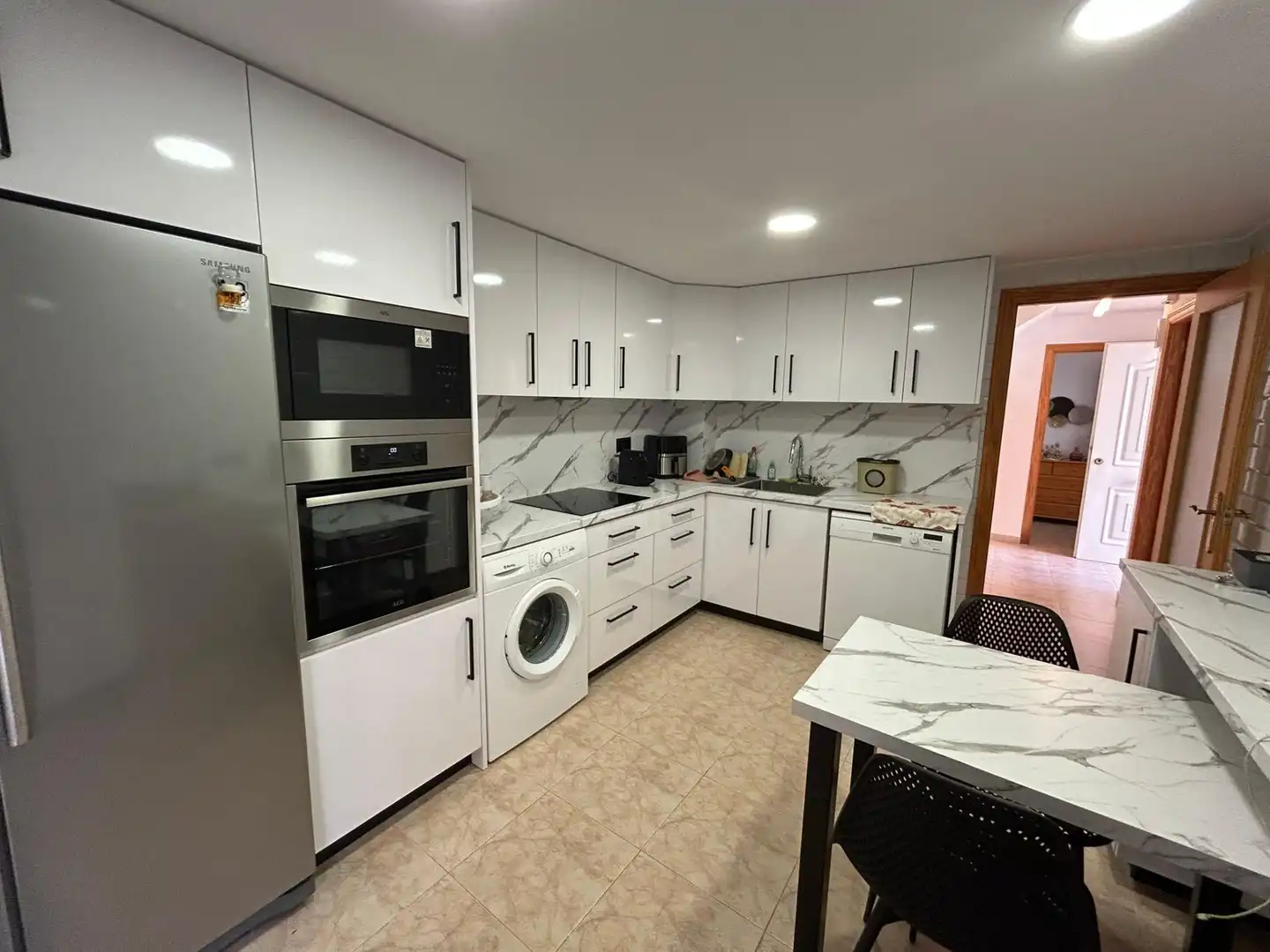 Küche von Einfamilien-Reihenhaus zum Verkauf in Cullera mit Klimaanlage, Terrasse und Möbliert