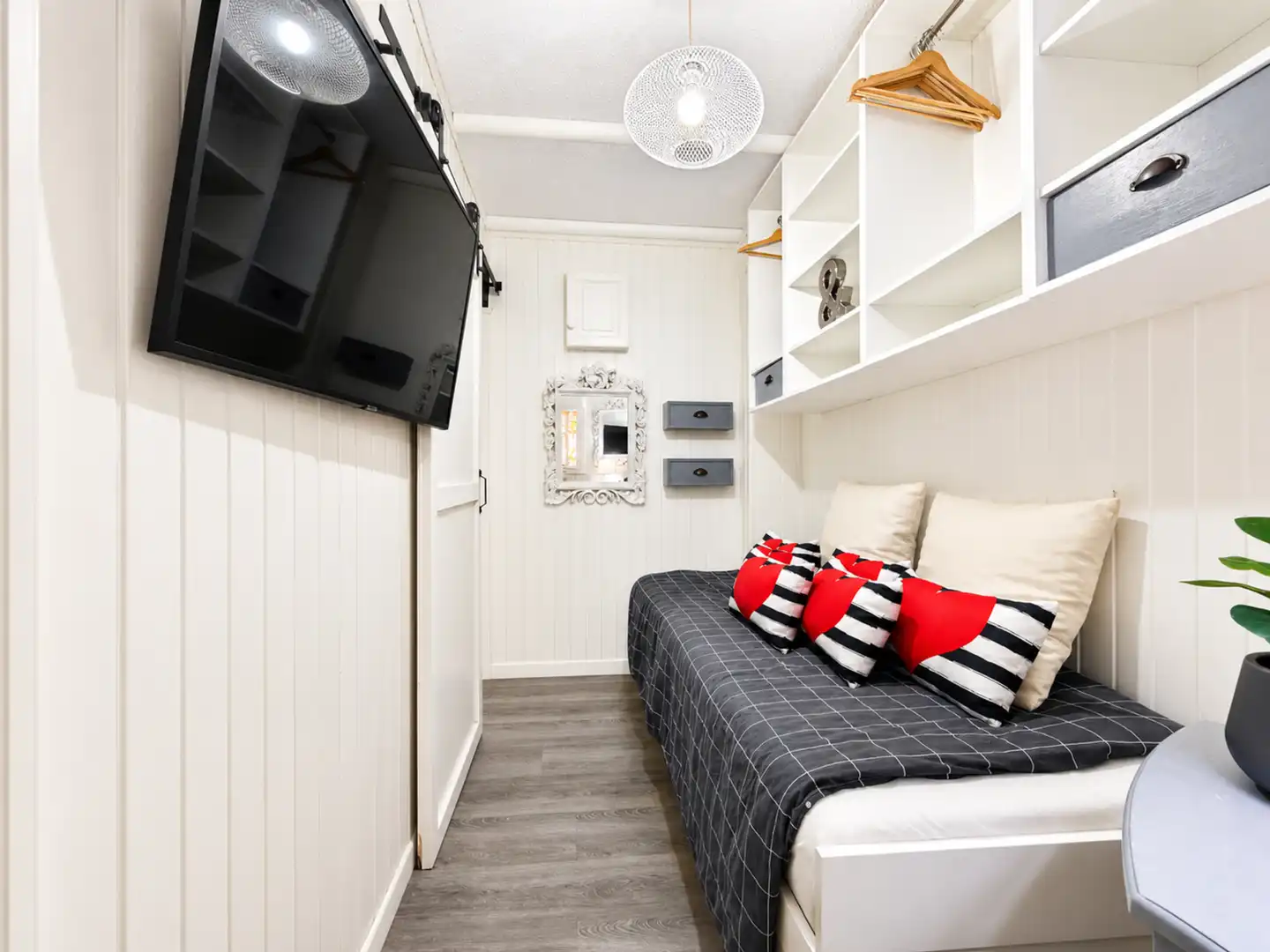 Dormitori de Apartament en venda en Manilva amb Aire condicionat, Terrassa i Piscina