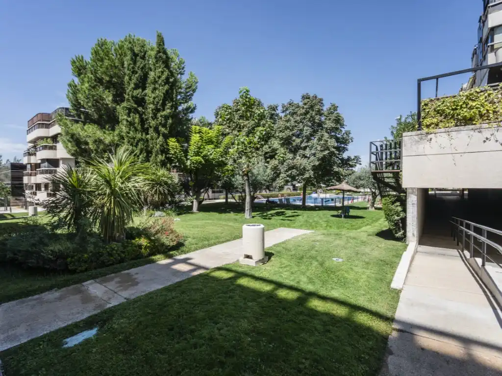 Garten von Wohnung zur Miete in Madrid mit Klimaanlage