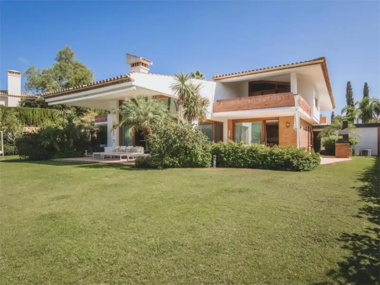Jardí de Casa o xalet en venda en Marbella amb Aire condicionat, Piscina i Balcó
