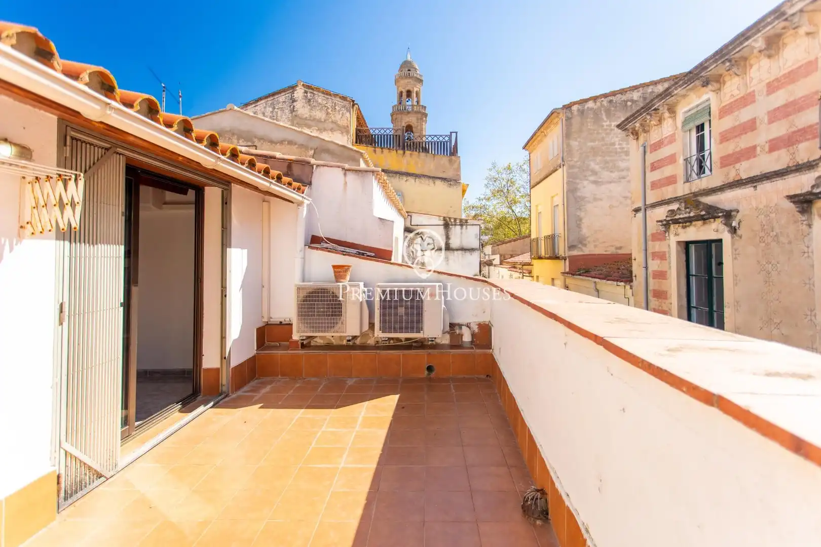 Terrasse von Einfamilien-Reihenhaus zum Verkauf in Canet de Mar mit Klimaanlage, Heizung und Terrasse