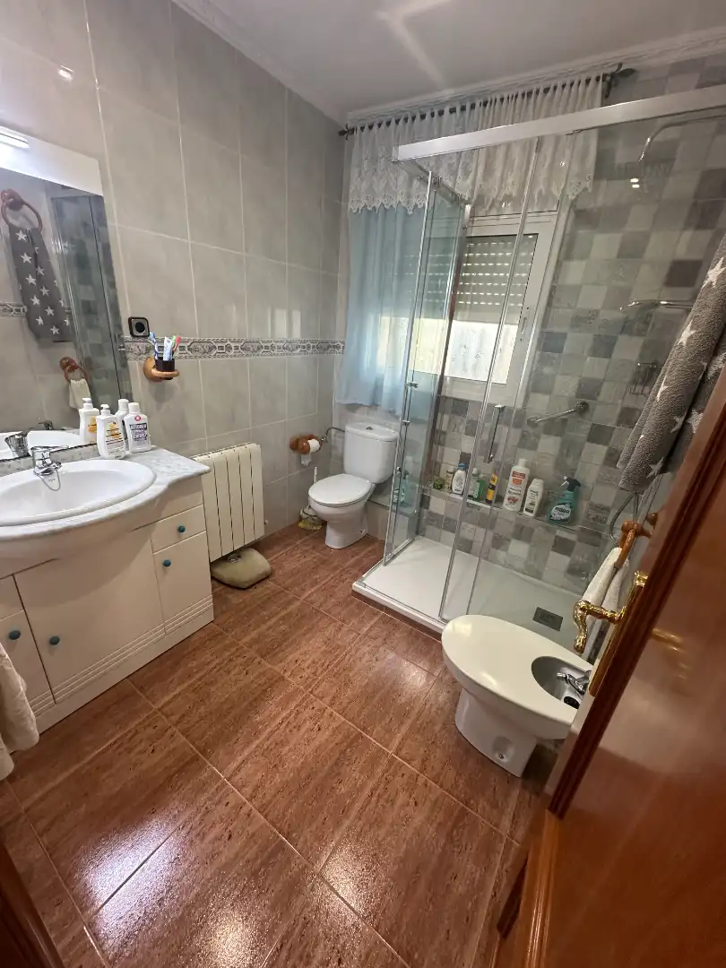 Baño de Casa o chalet en venta en Castellet i la Gornal con Aire acondicionado, Calefacción y Jardín privado