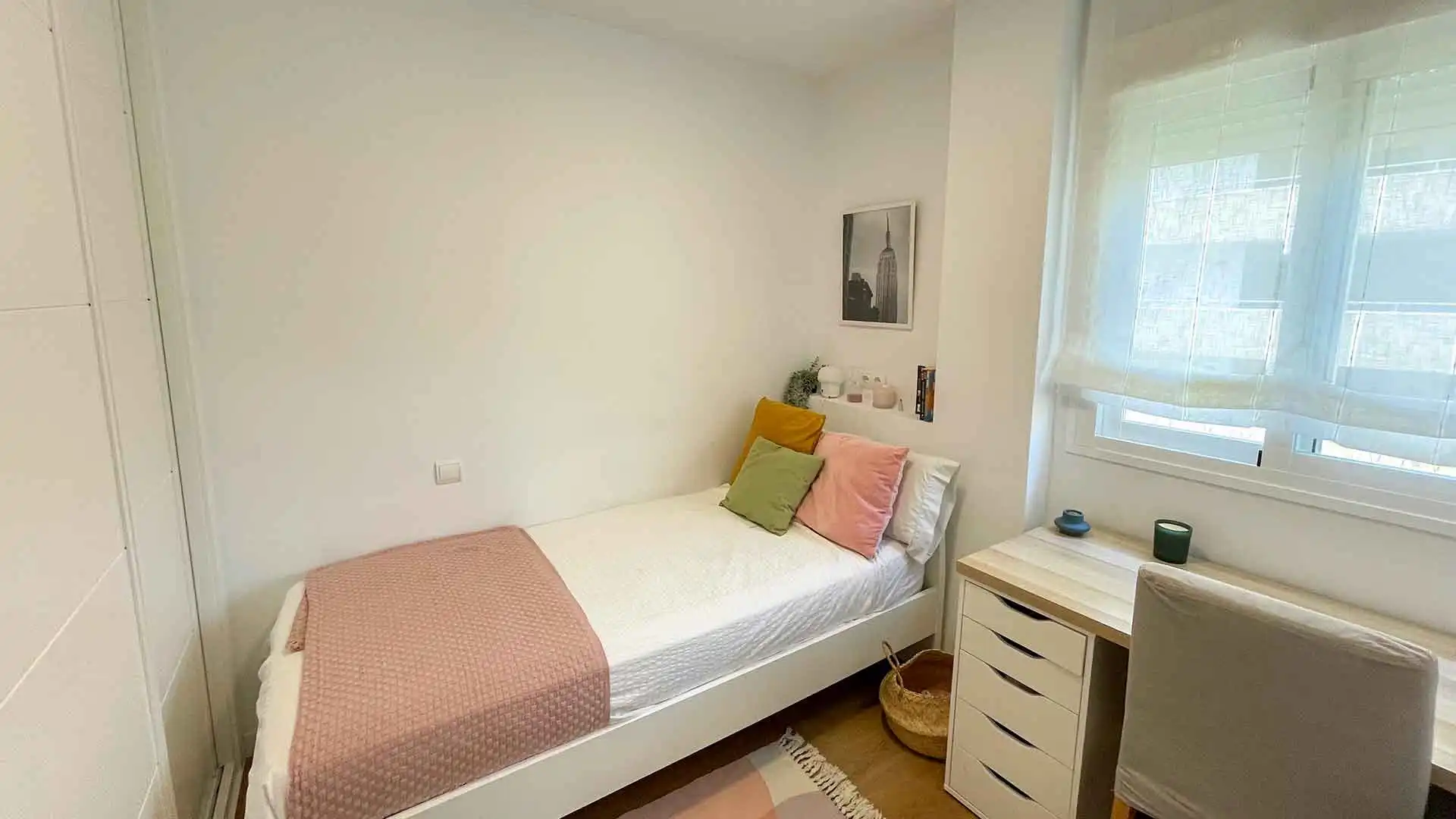 Bedroom of Apartments for rent in Marbella  with Air Conditioner, Terrace and Storage room
