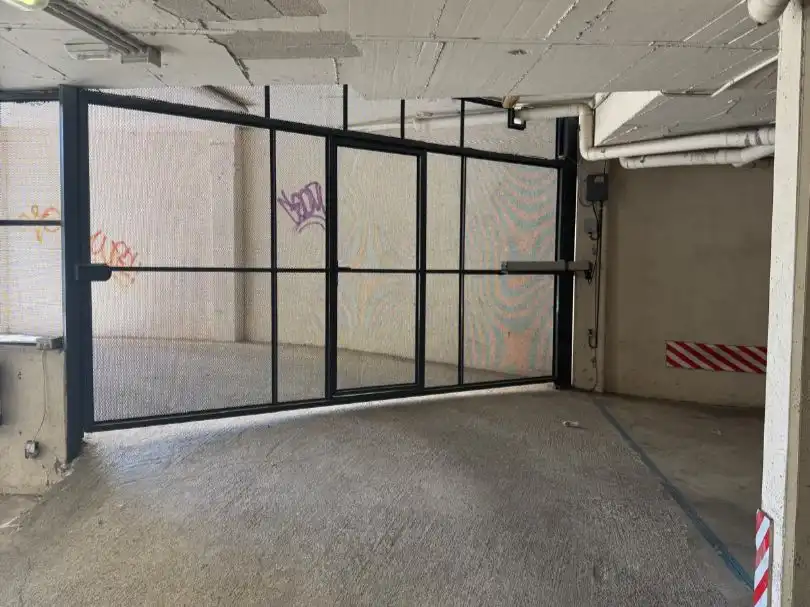 Einzelparkplatz zum Verkauf in Sant Sebatià 172, imagen 4