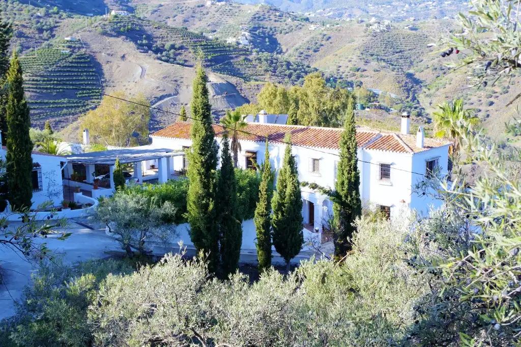 Casa rústica con piscina en venta en Torrox Pueblo