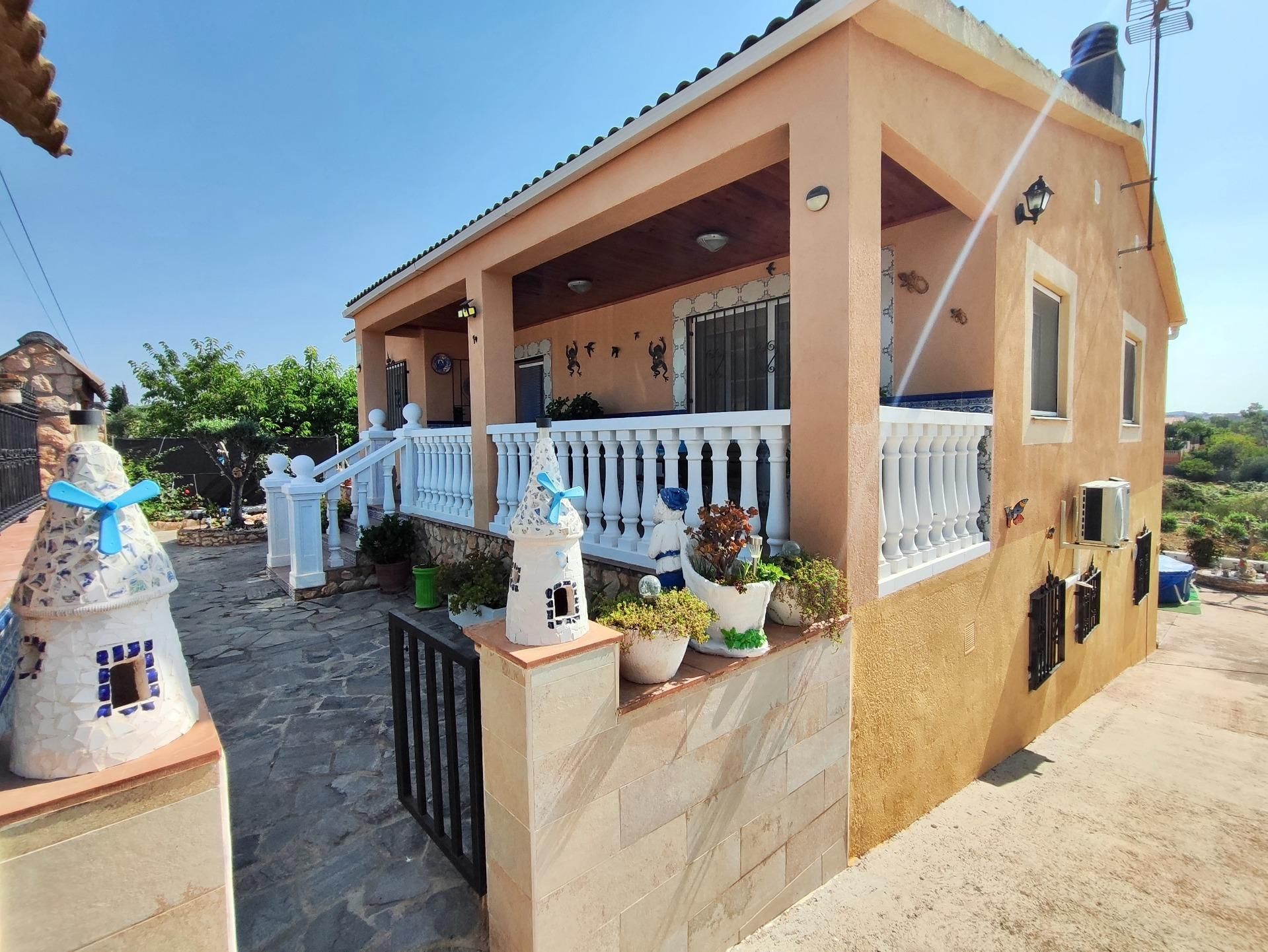 Vista exterior de Casa o xalet en venda en Montferri amb Aire condicionat, Jardí privat i Terrassa