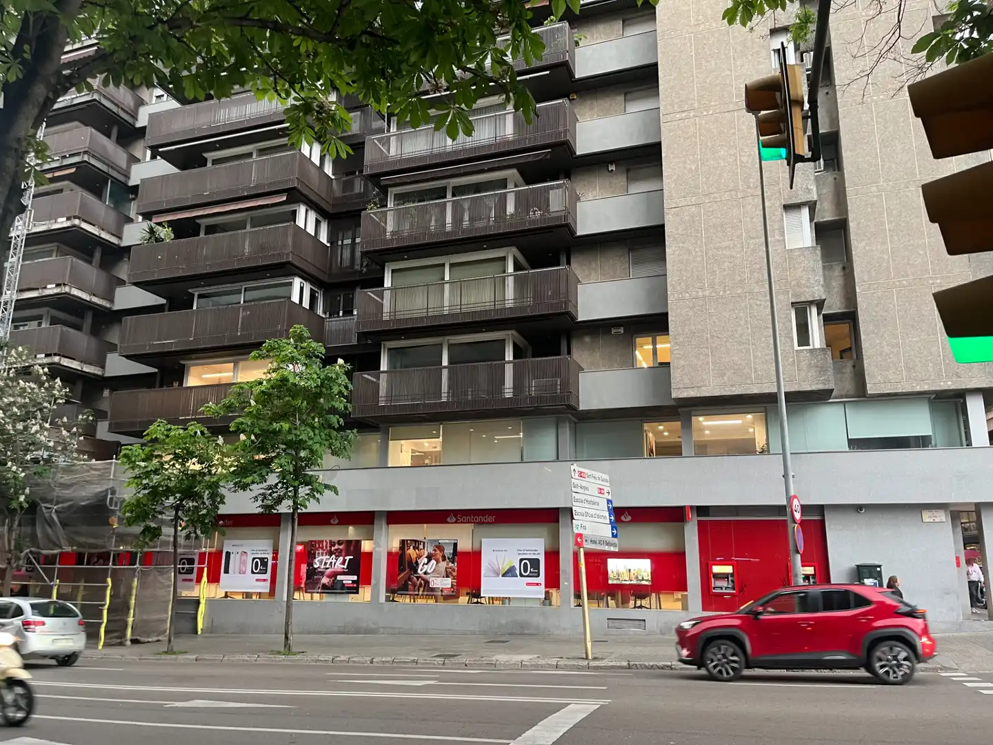 Vista exterior de Oficina de lloguer en Girona amb Terrassa