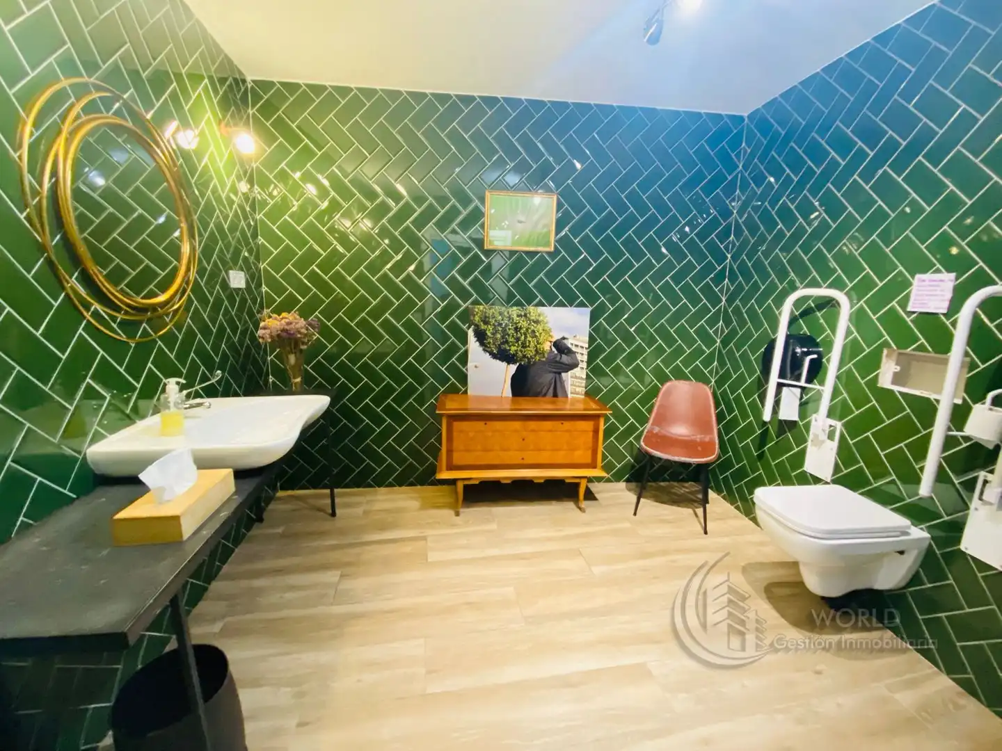 Baño de Local en traspaso en Madrid con Aire acondicionado, Calefacción y Amueblado
