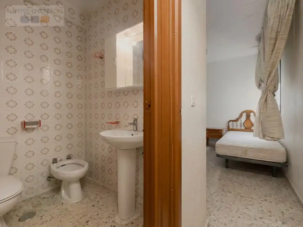 Dormitori de Edifici en venda en Córdoba