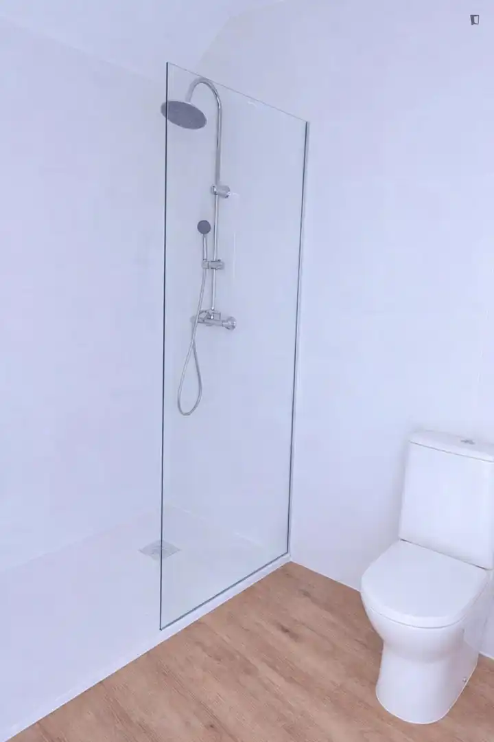 Baño de Estudio de alquiler en Fuenlabrada con Amueblado