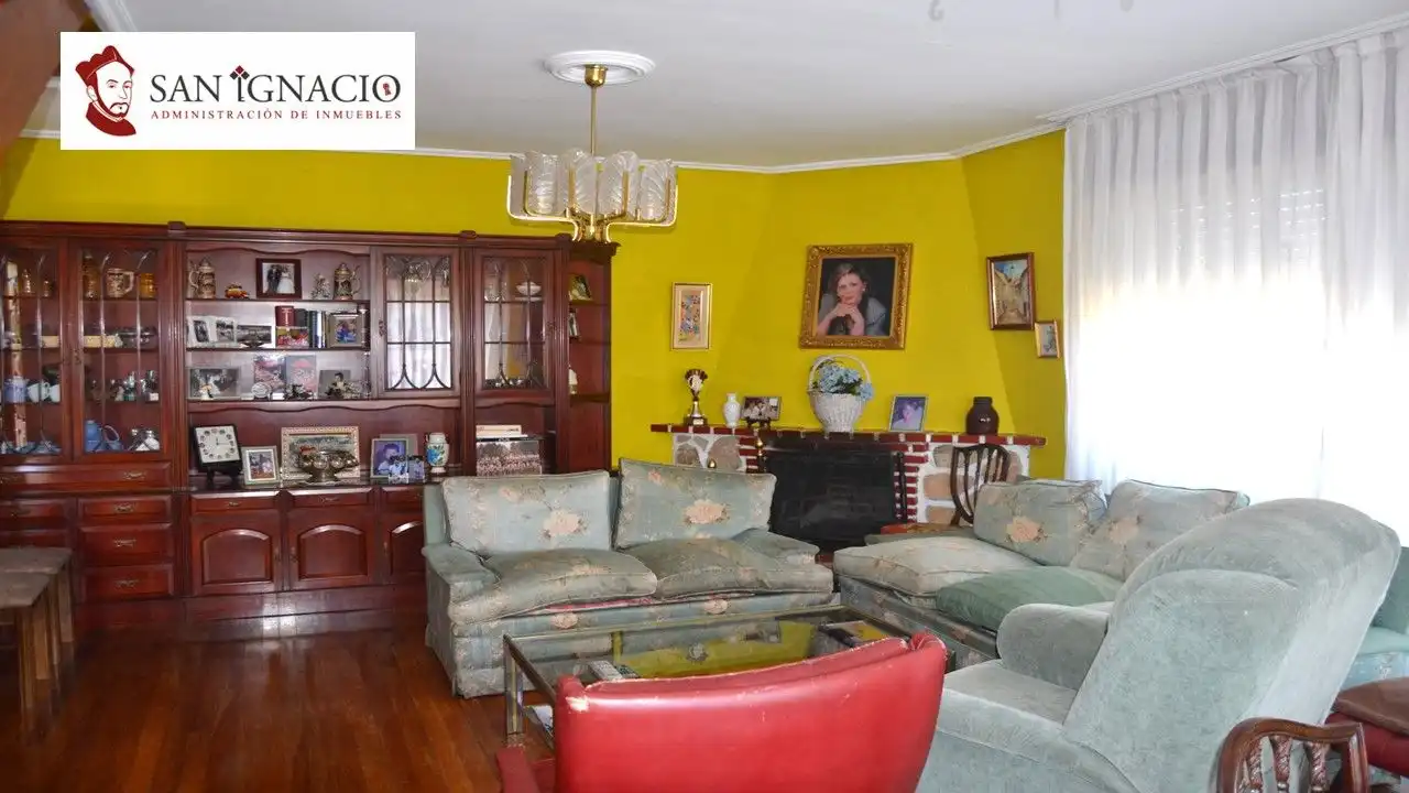 Sala d'estar de Casa o xalet en venda en Valle de Tobalina amb Calefacció, Jardí privat i Terrassa