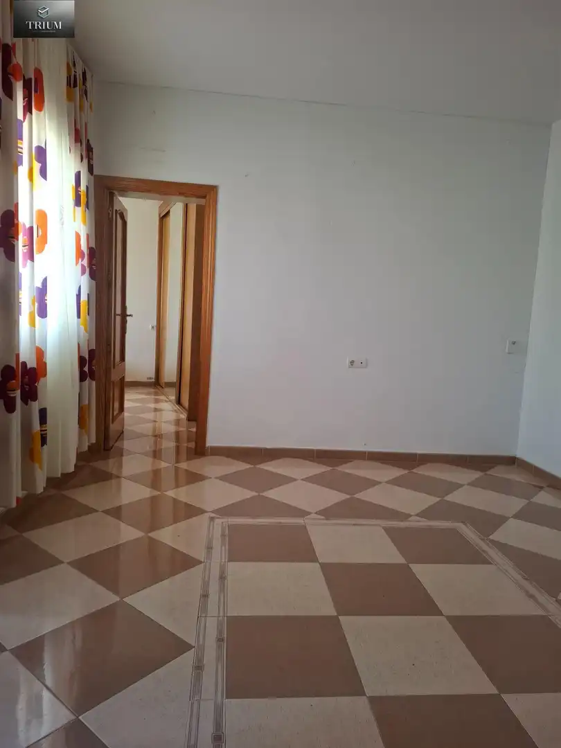 Einfamilien-Reihenhaus zum Verkauf in Pinos Puente mit Klimaanlage