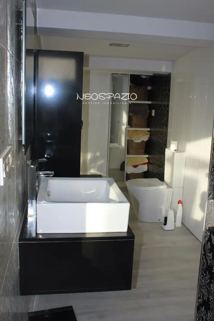 Baño de Casa o chalet en venta en Lugo con Calefacción, Parquet y Trastero
