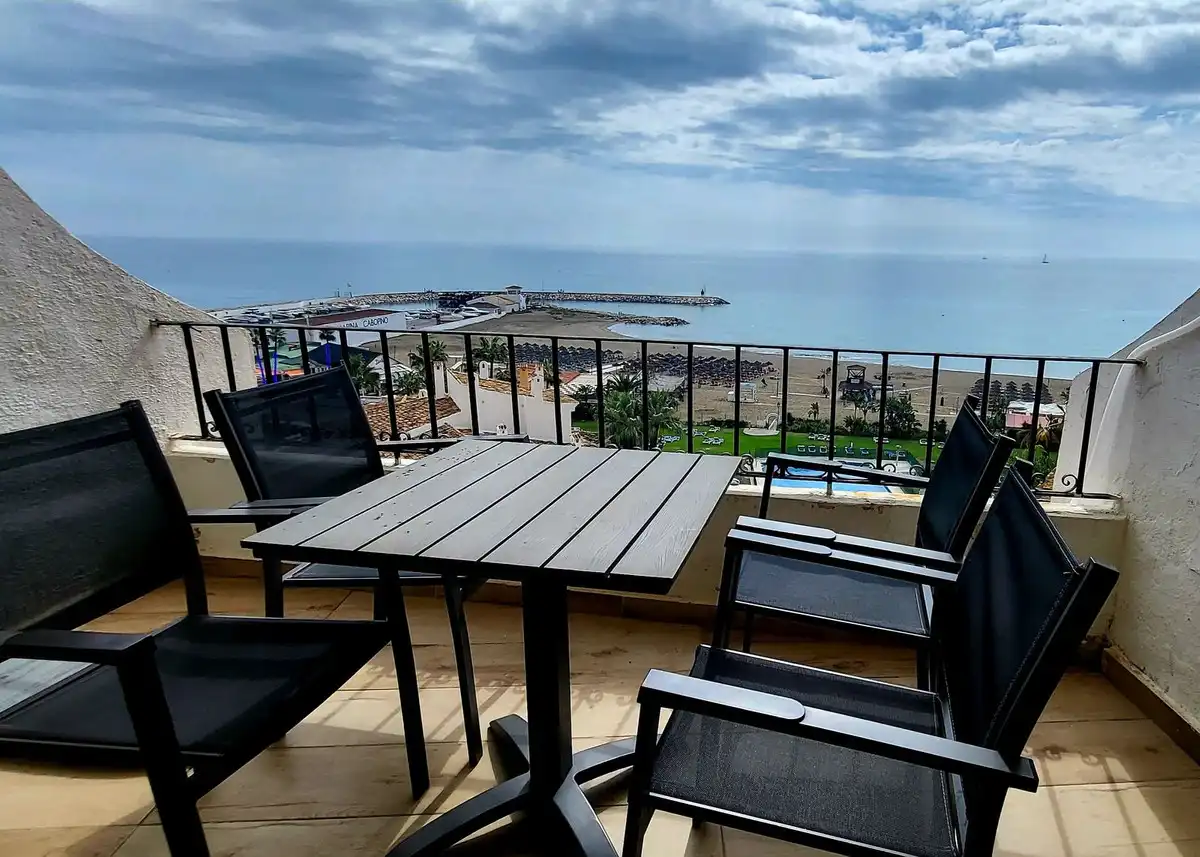 Terrasse von Wohnungen zum Verkauf in Marbella mit Klimaanlage, Terrasse und Alarm