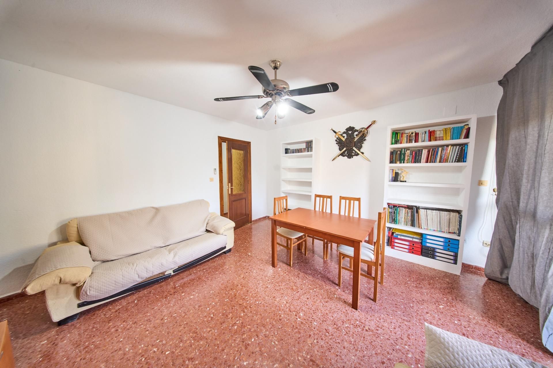 Living room of Flat for sale in  Granada Capital  with Terrace and Balcony