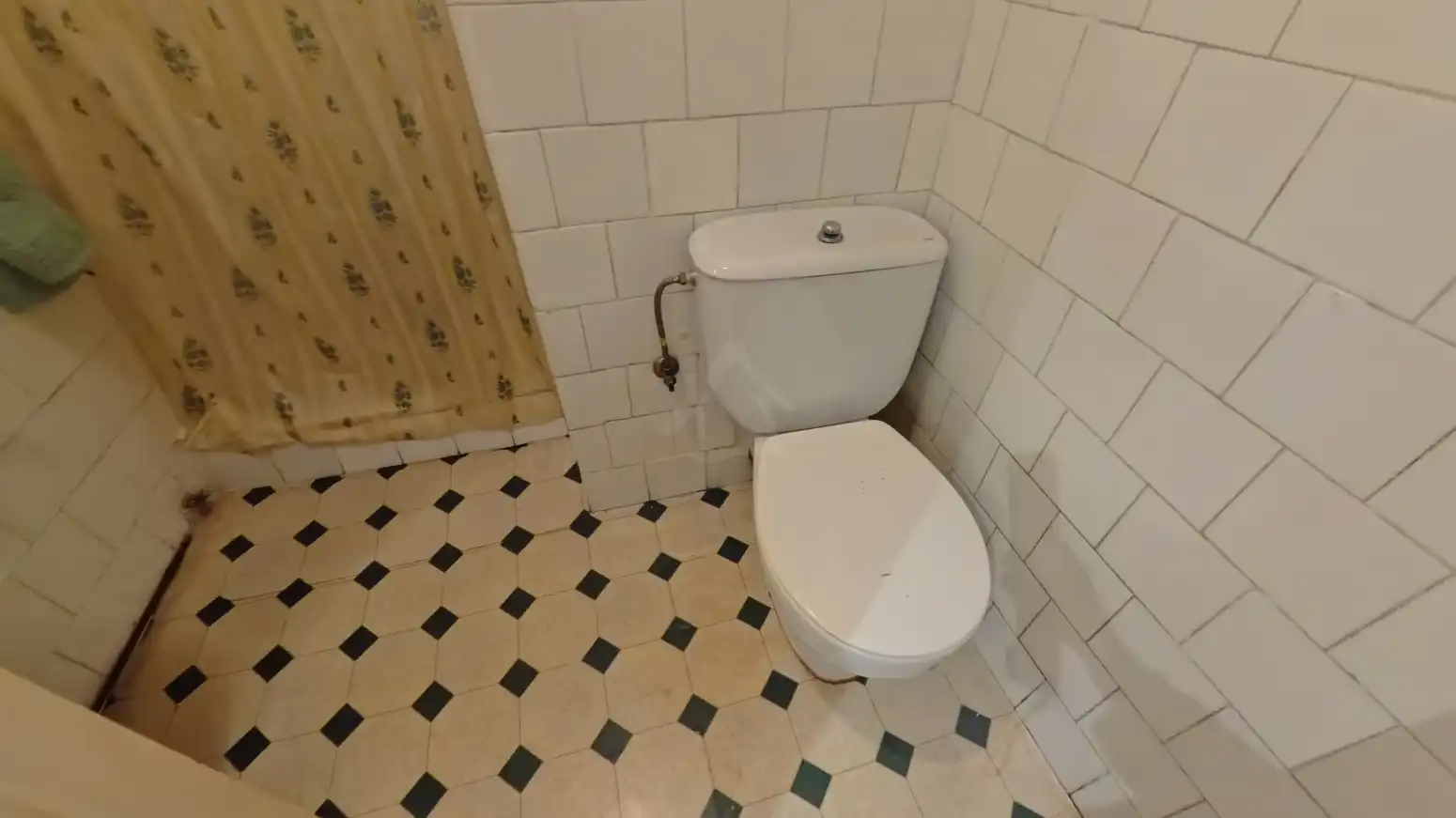 Baño de Piso en venta en  Logroño con Calefacción, Jardín privado y Amueblado