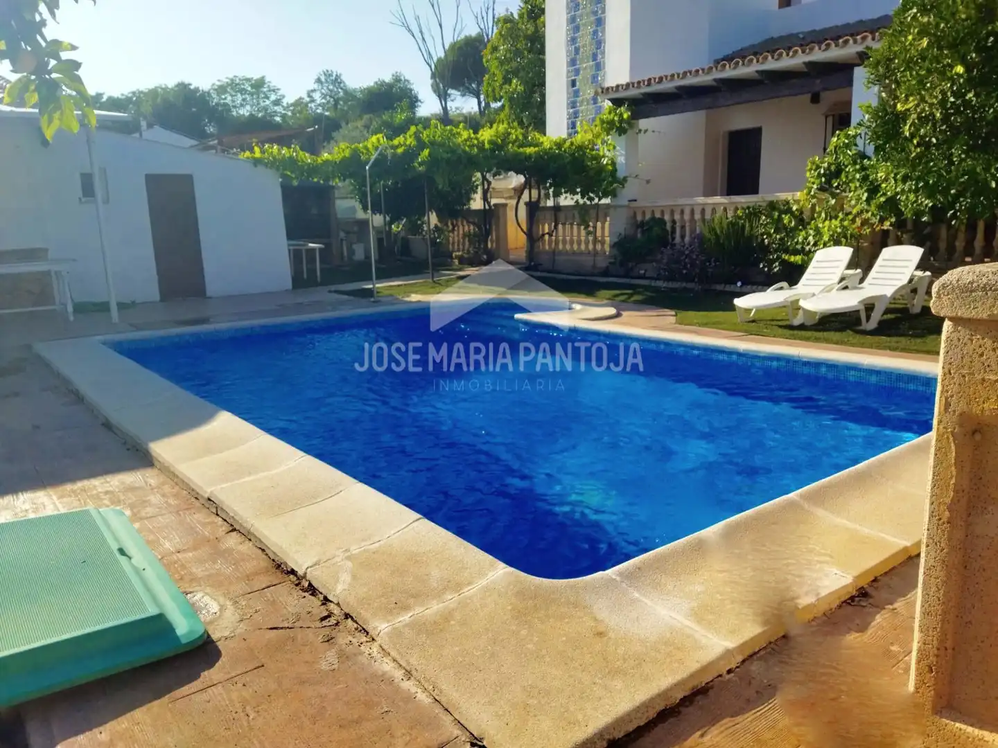Piscina de Casa o xalet en venda en Arcos de la Frontera amb Calefacció, Jardí privat i Traster