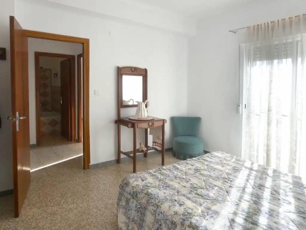 Casa adosada en venta en Camporrobles