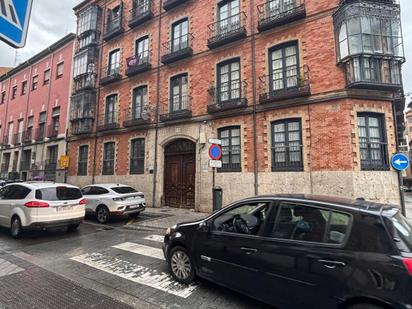 Vista exterior de Pis en venda en Valladolid Capital amb Calefacció i Terrassa