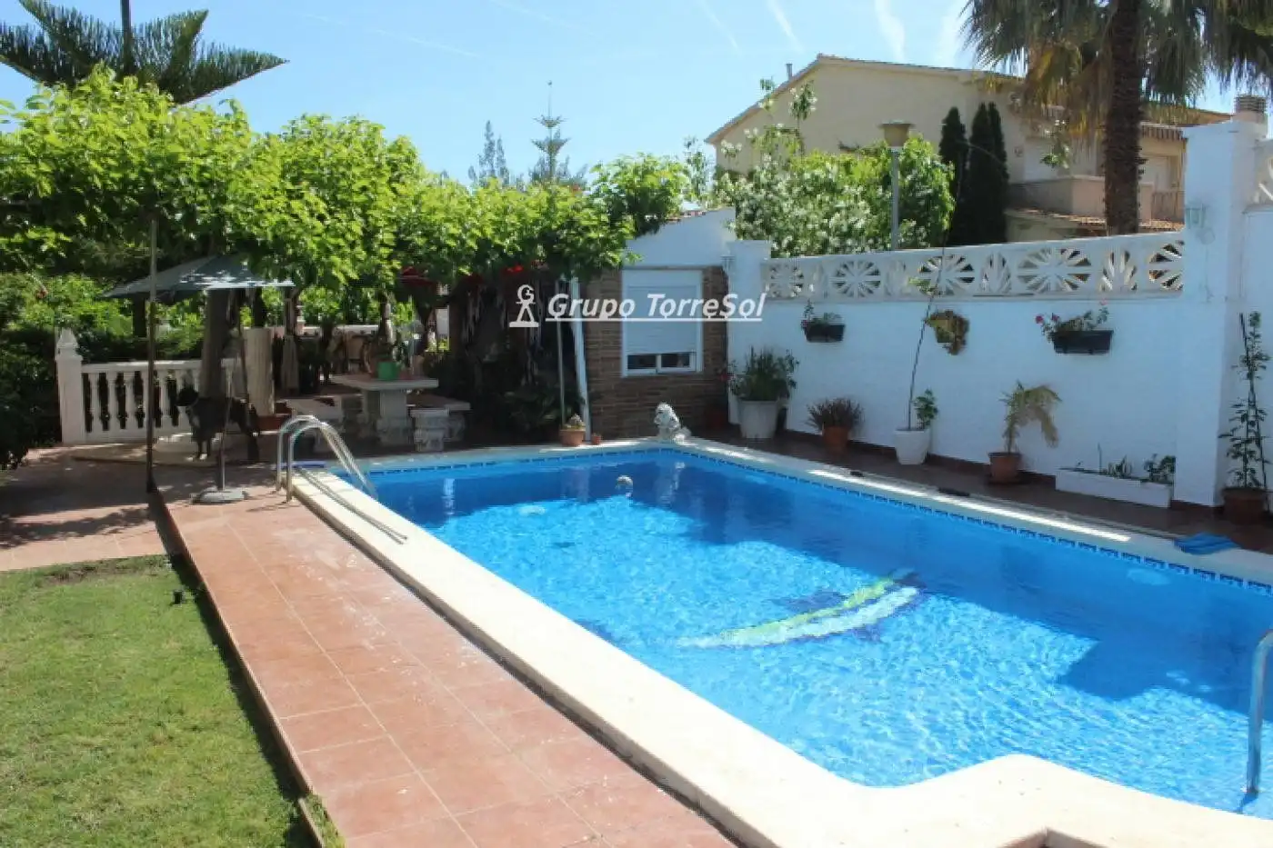 Xalet amb piscina en venda a acacies
