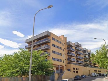 Pis amb piscina en venda a Carrer Silla 28
