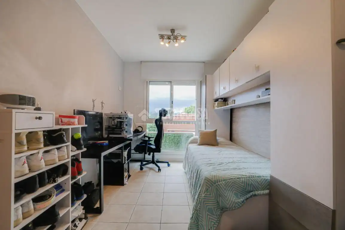 Schlafzimmer von Einfamilien-Reihenhaus zum Verkauf in Terrassa mit Klimaanlage, Heizung und Terrasse