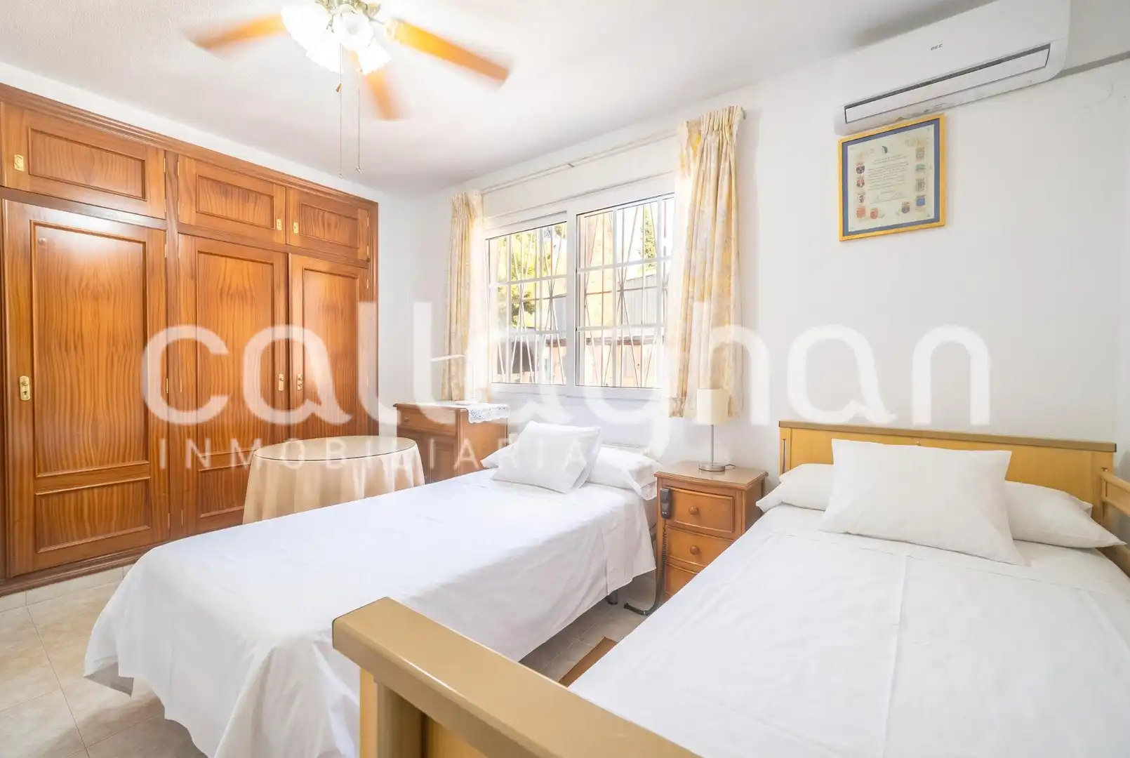 Habitación de Casa o chalet en venta en Paterna con Aire acondicionado, Jardín privado y Terraza