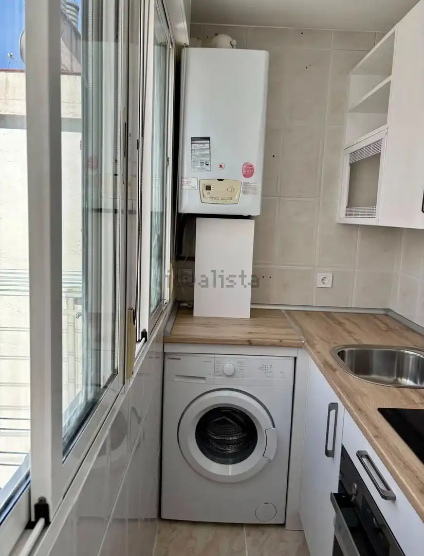 Cuina de Pis de lloguer en Madrid amb Aire condicionat, Calefacció i Terrassa