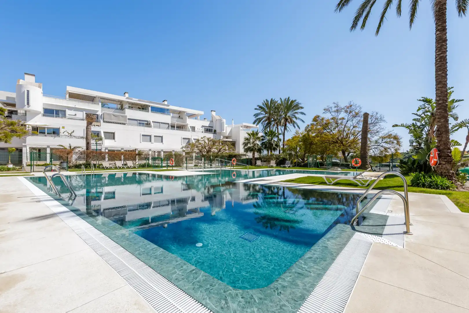 Piscina de Apartamento en venta en Mijas con Aire acondicionado, Calefacción y Jardín privado