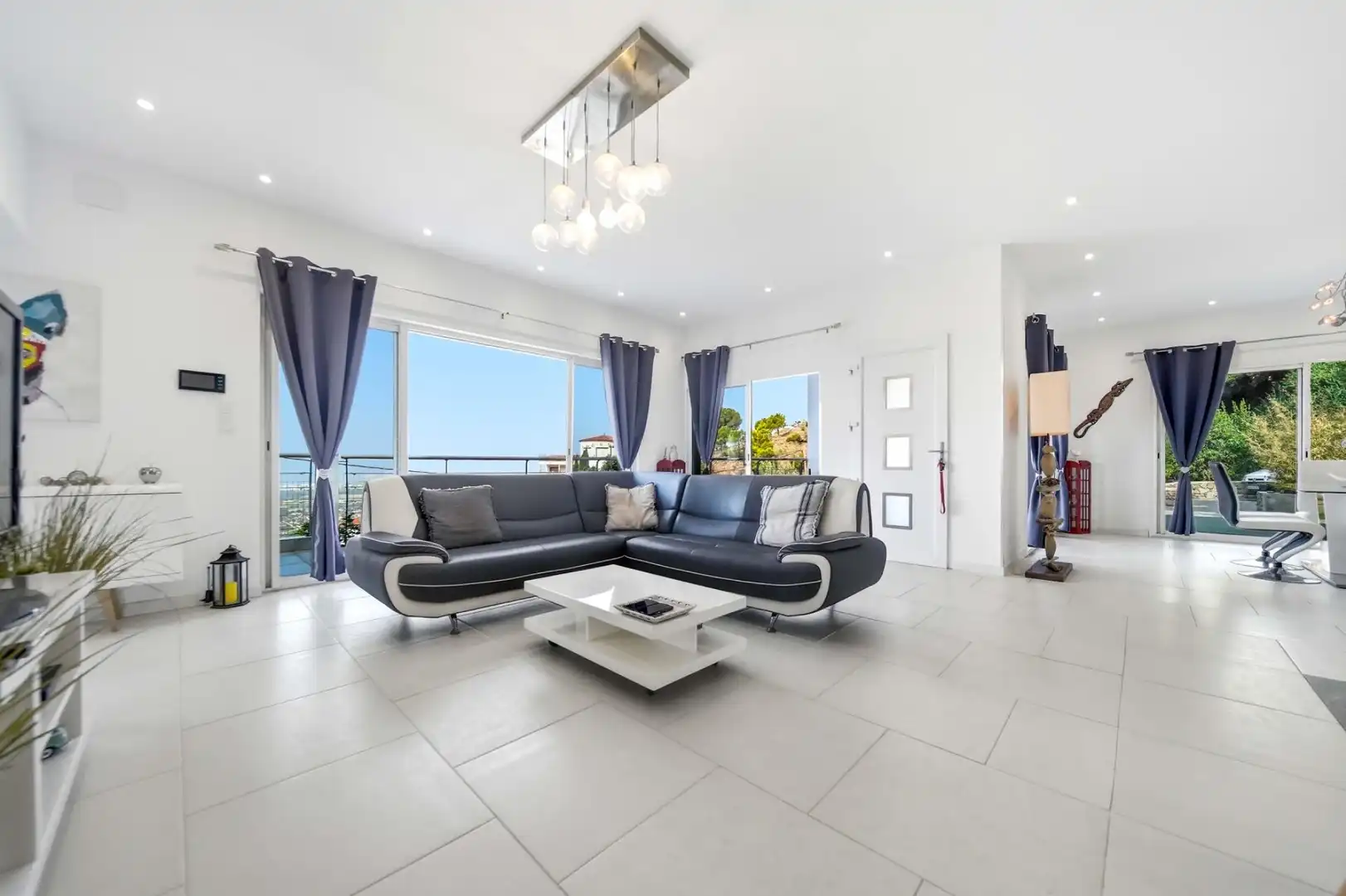 Living room of Houses for sale in Roses  with Terrace and Swimming Pool