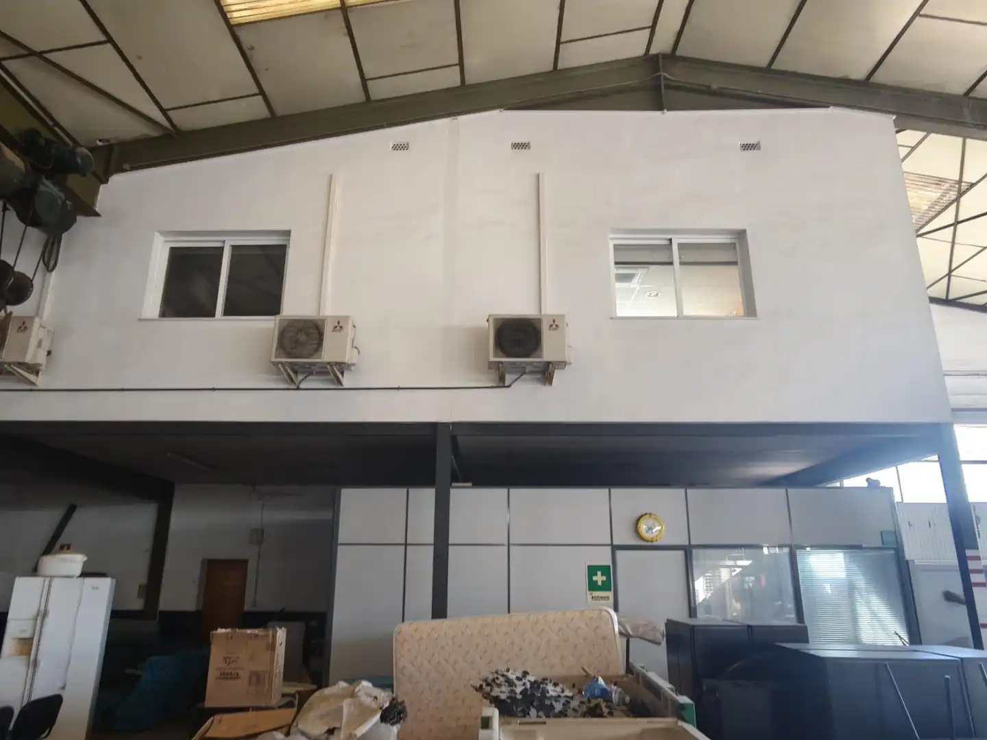 Vista exterior de Nave industrial en venta en El Real de Gandia