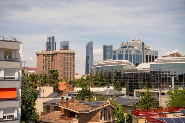 Apartamento en Venta en Calle de Prieto Ureña, Madrid, Spain, 5 en Nueva España