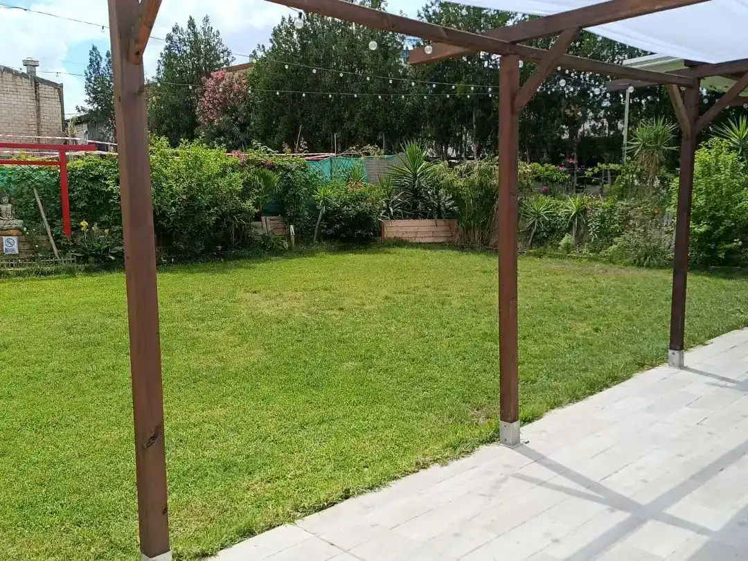 Terrassa de Pis en venda en La Rinconada amb Aire condicionat, Jardí privat i Piscina