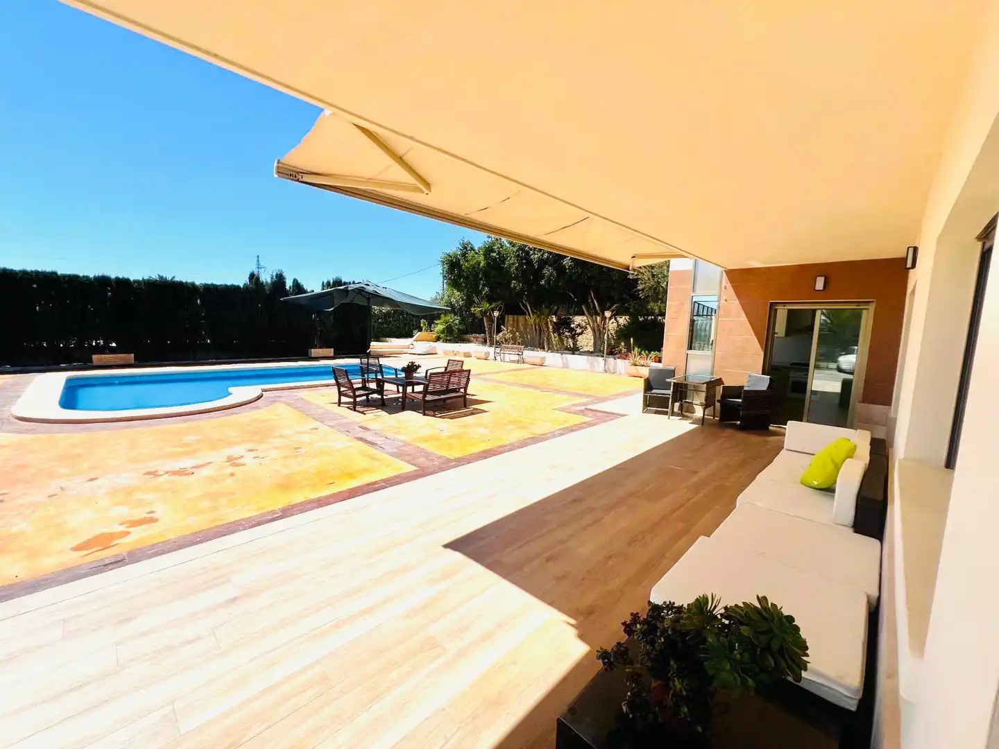 Terrassa de Casa o xalet en venda en Elche / Elx amb Aire condicionat, Calefacció i Jardí privat