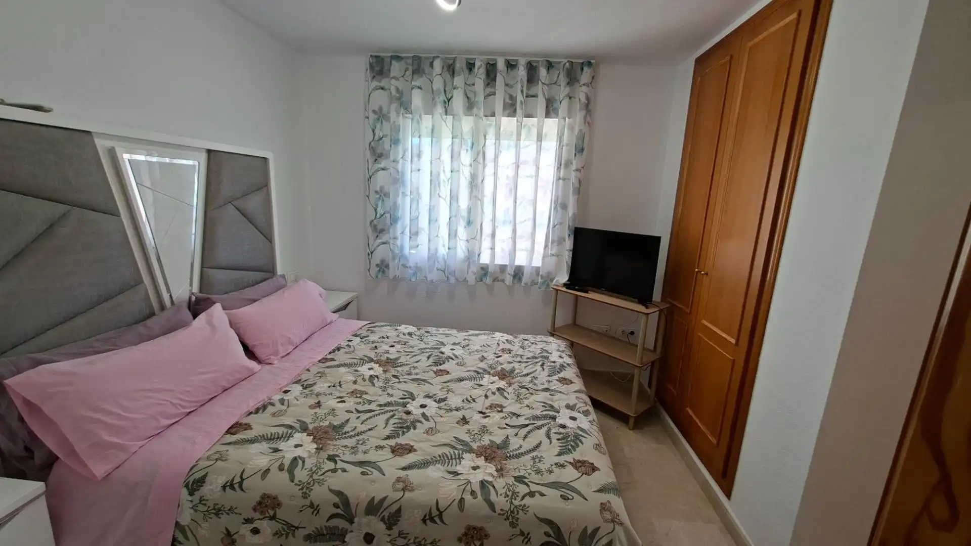 Bedroom of Flat for sale in Benidorm  with Private garden, Terrace and Furnished