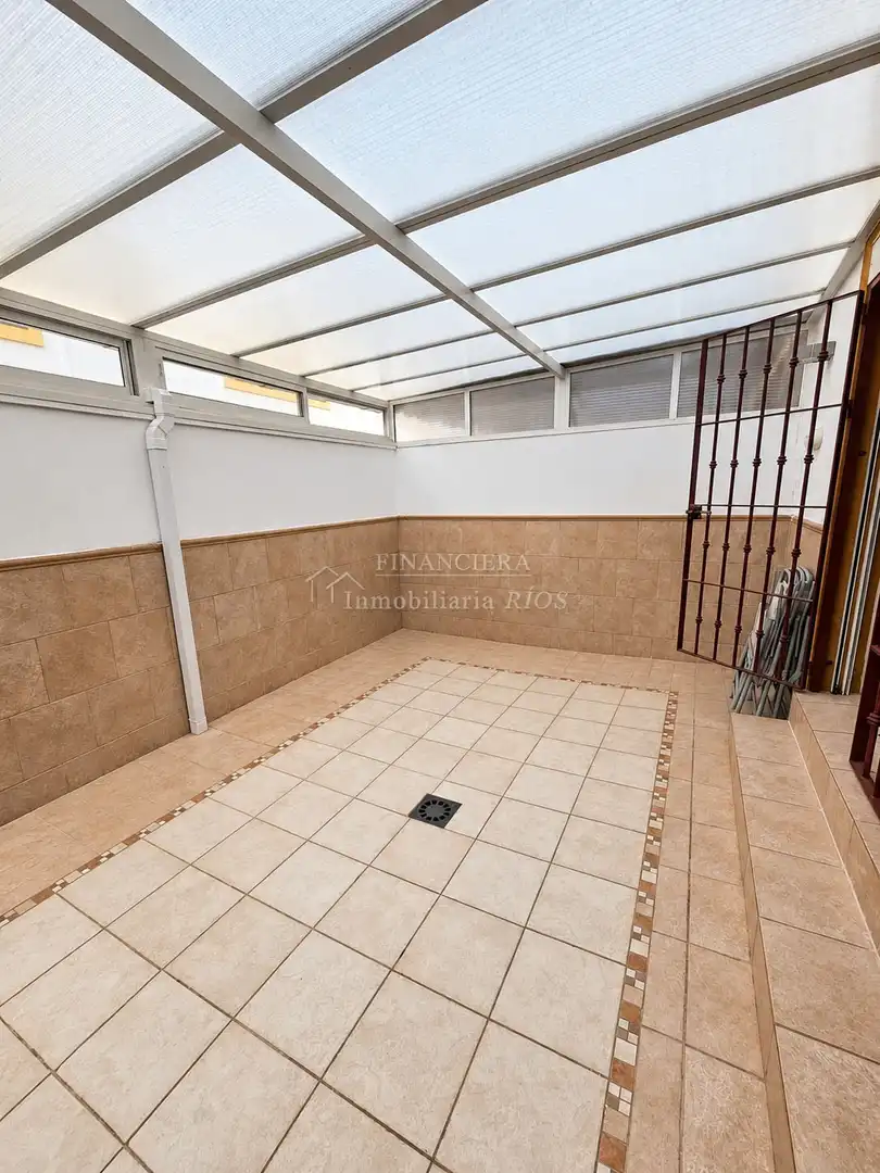 Terrassa de Casa o xalet en venda en Oromana 