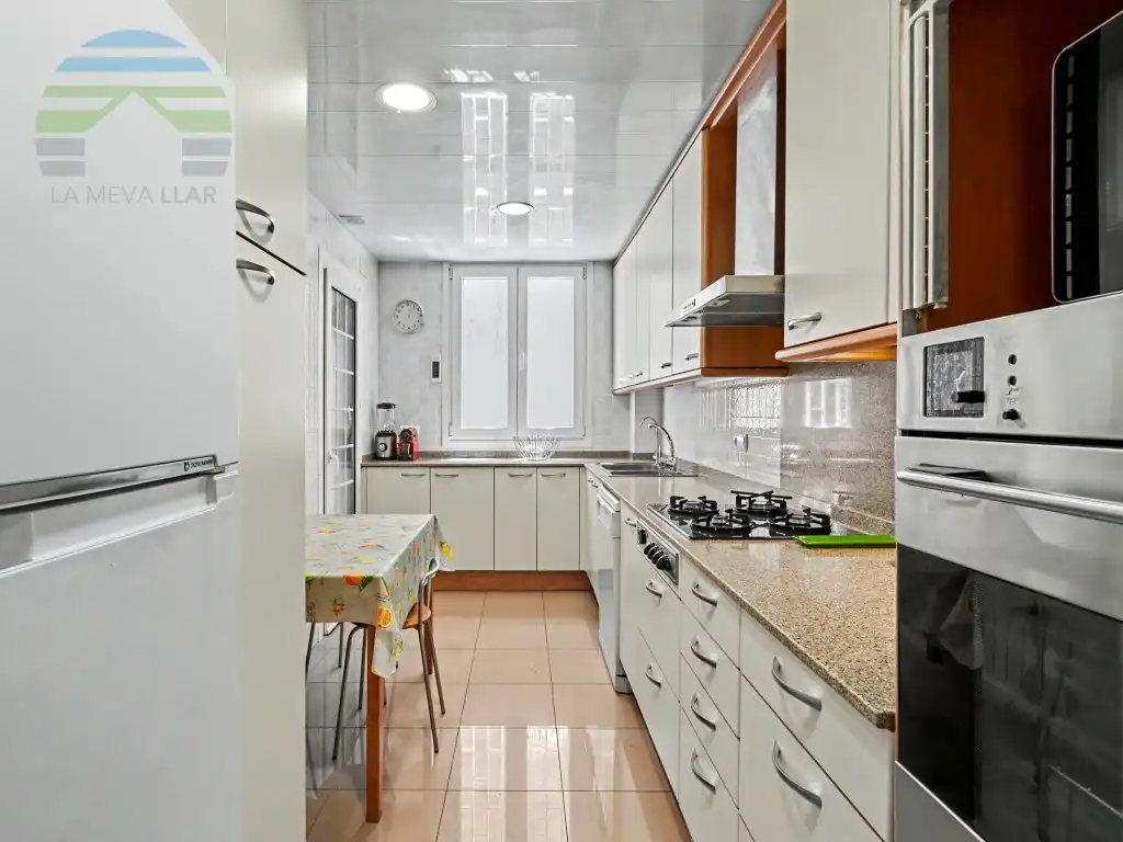 Kitchen of Flat for sale in Barcelona  with Balcony
